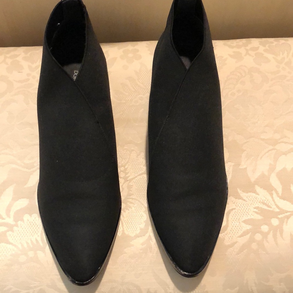 Donald/Pliner Black 9M
